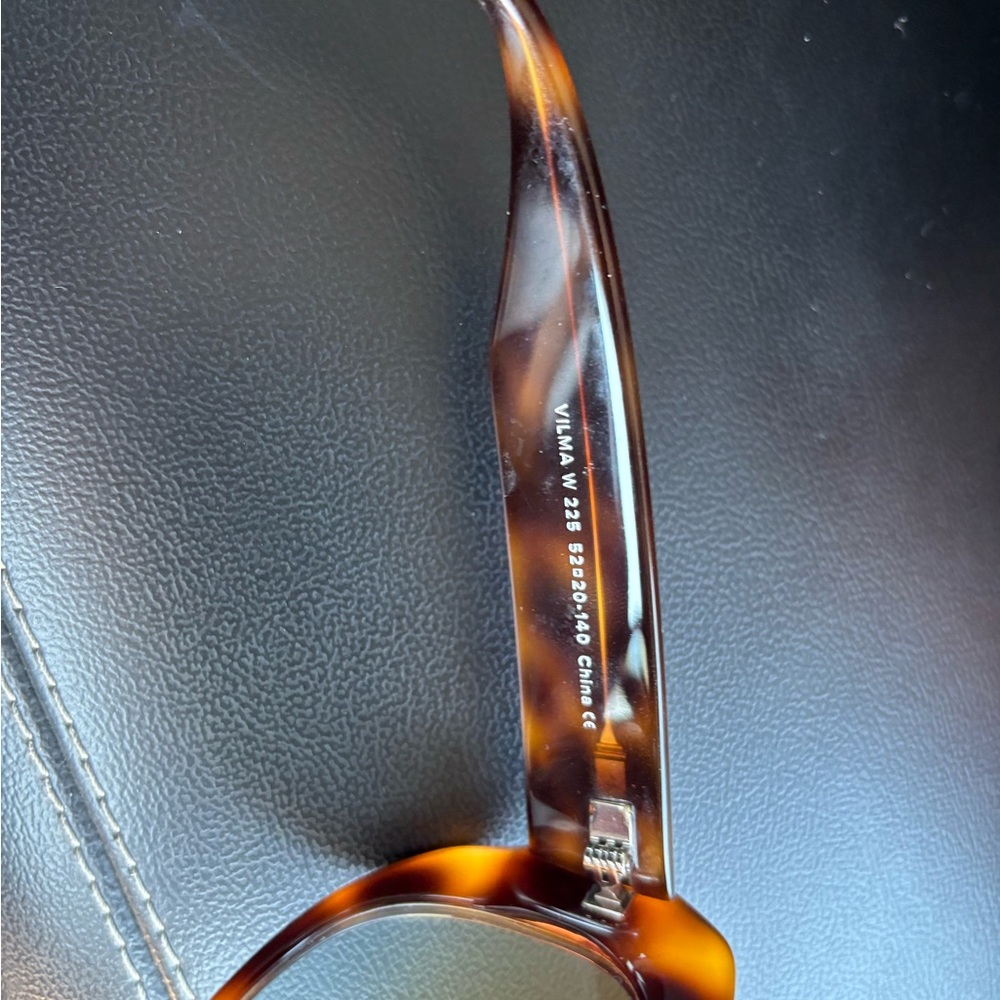 Warby Parker Vilma Brown Tortoise Sunglasses - Picture 4 of 4